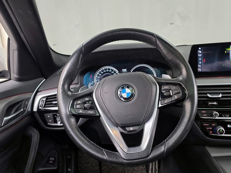 2018 BMW 5 Series 530i M Sport Package photo 13