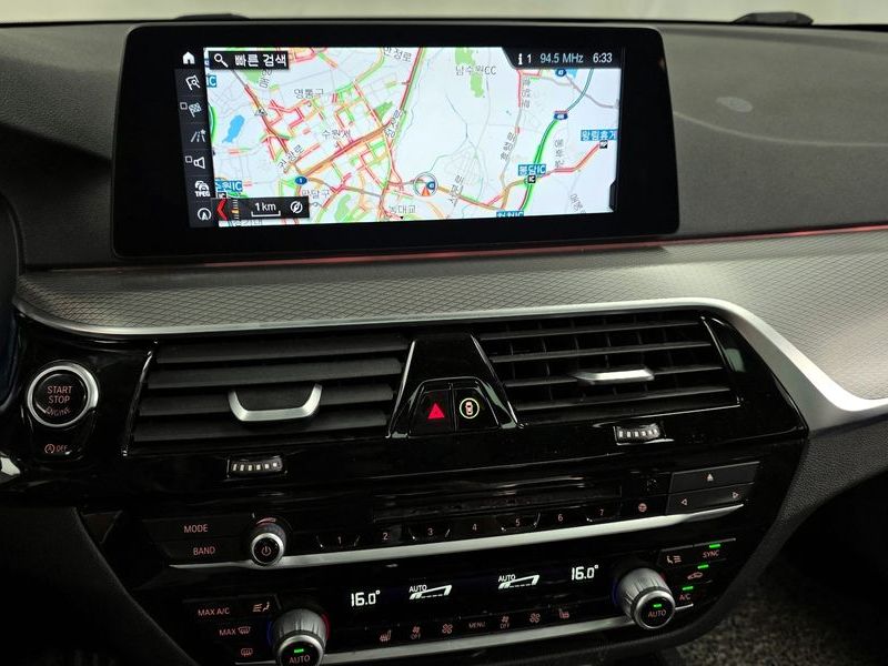 2018 BMW 5 Series 530i M Sport Package photo 14