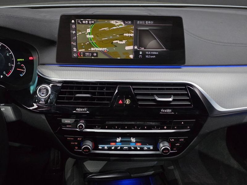 2019 BMW 5 Series 520d xDrive M Sport Package Plus photo 13