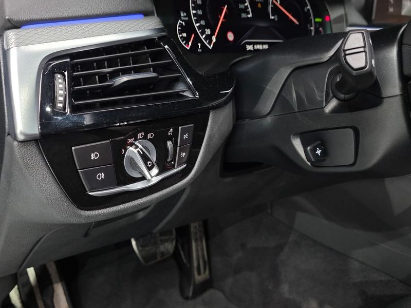 2019 BMW 5 Series 520d xDrive M Sport Package Plus photo 20