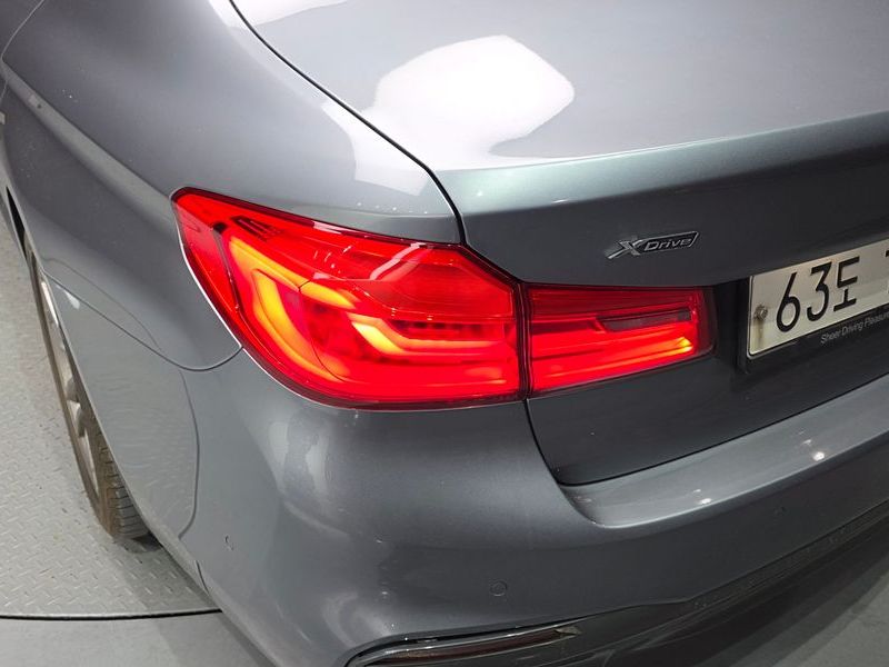 2019 BMW 5 Series 520d xDrive M Sport Package Plus photo 23