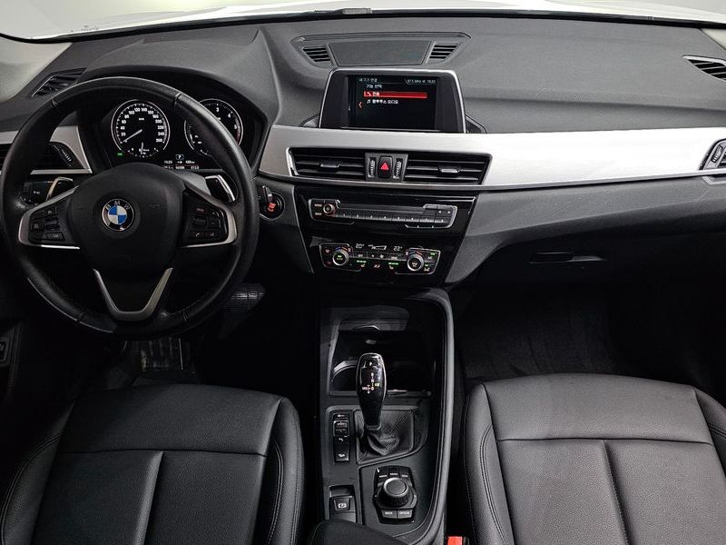 2020 BMW X1 xDrive 18d Advantage photo 7