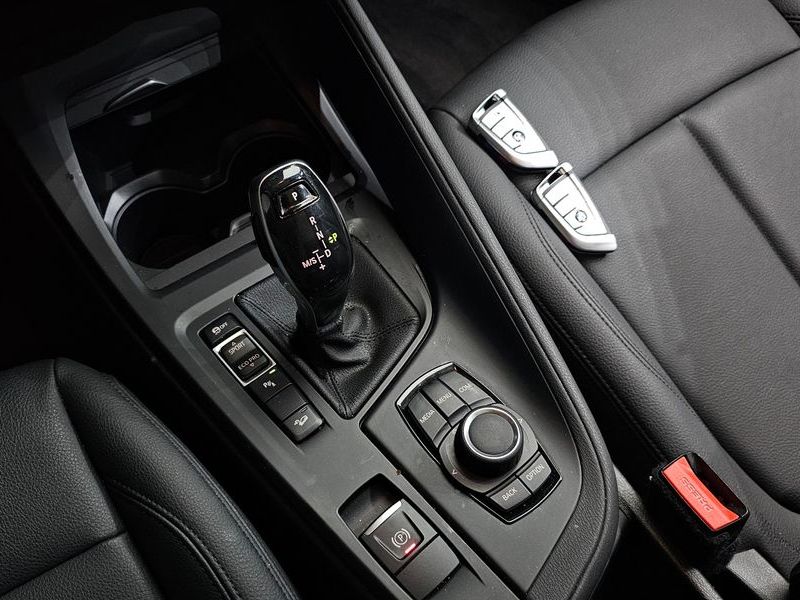 2020 BMW X1 xDrive 18d Advantage photo 9