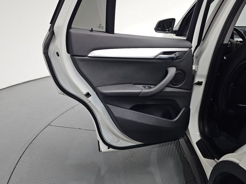 2020 BMW X1 xDrive 18d Advantage photo 25