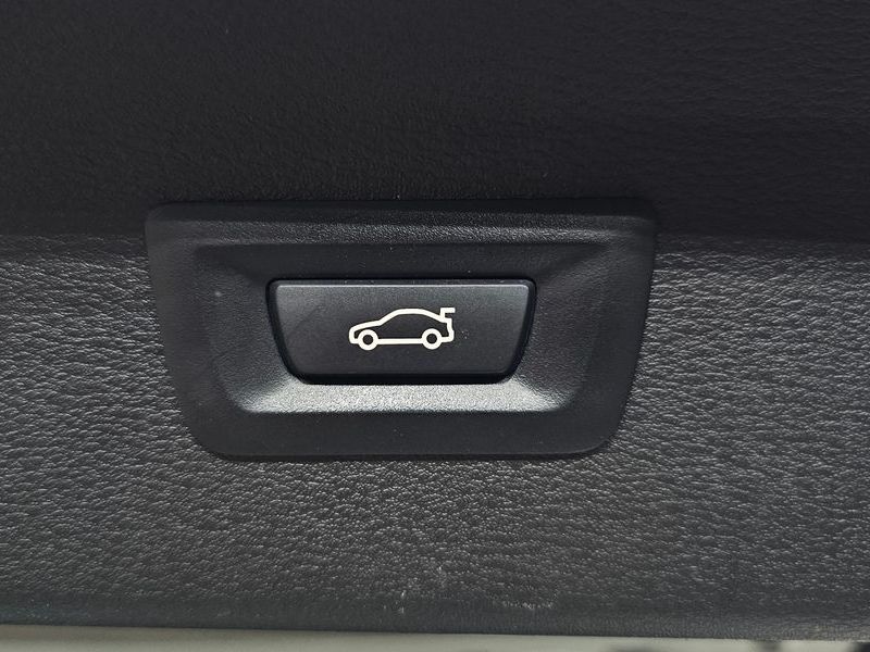 2020 BMW X1 xDrive 18d Advantage photo 29