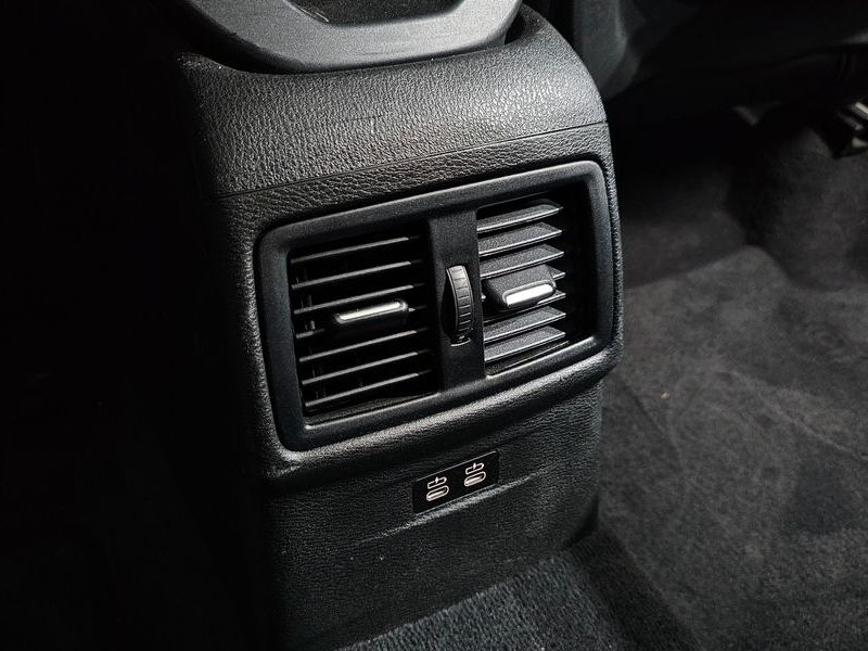 2020 BMW X1 xDrive 18d Advantage photo 30