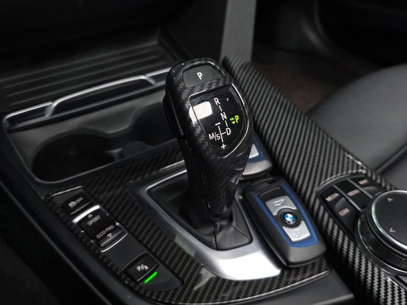 2017 BMW 3 Series 320d M Sport photo 9