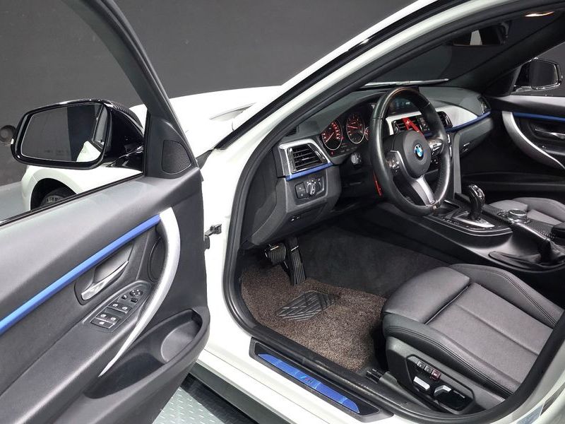 2017 BMW 3 Series 320d M Sport photo 10