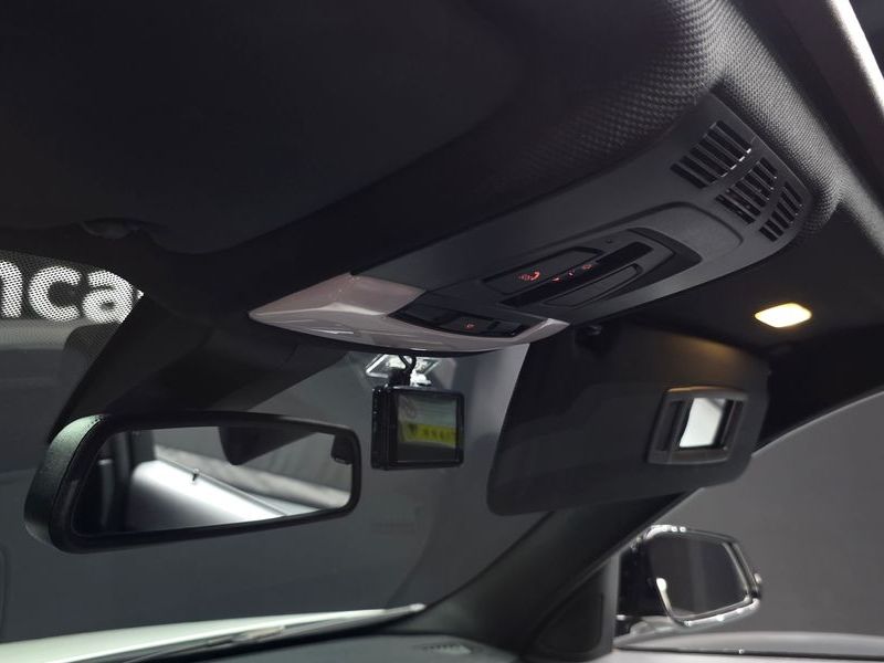 2017 BMW 3 Series 320d M Sport photo 29