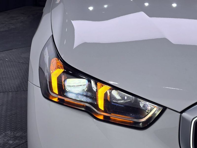 2025 BMW 5 Series 530i xDrive M Sport photo 22