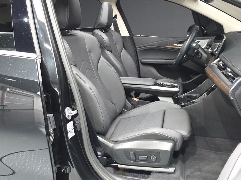 2023 BMW 2 Series 220i Luxury photo 11