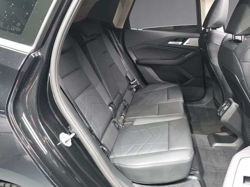 2023 BMW 2 Series 220i Luxury photo 12