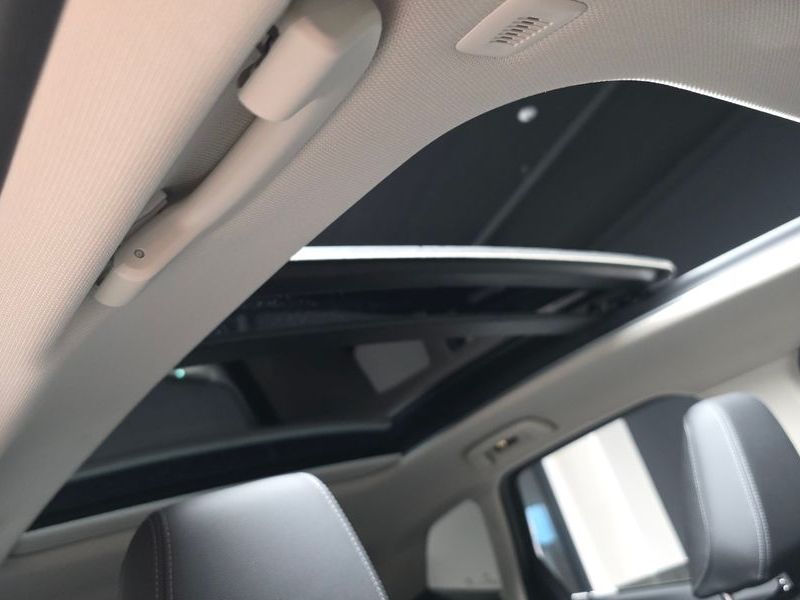 2023 BMW 2 Series 220i Luxury photo 18