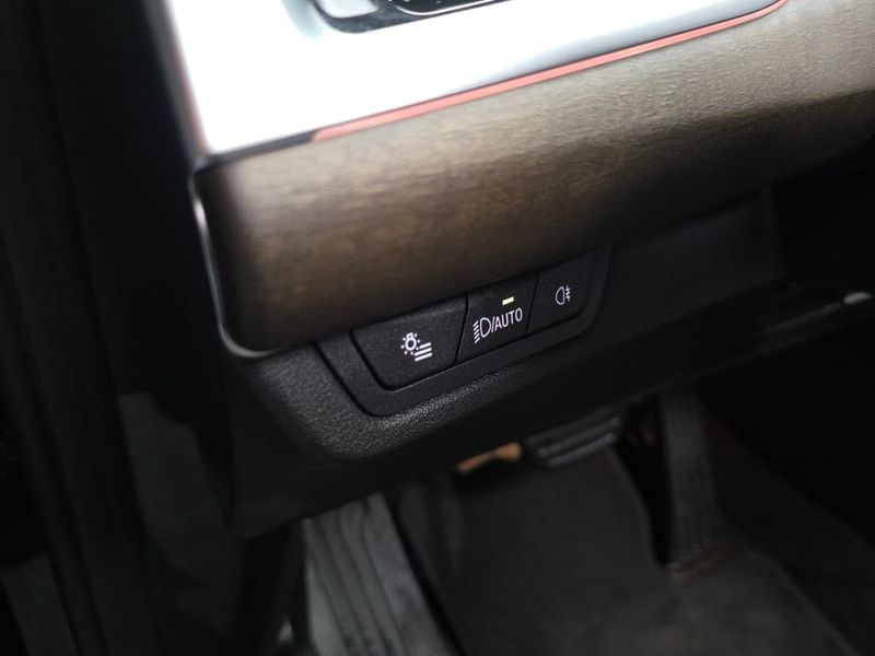 2023 BMW 2 Series 220i Luxury photo 29