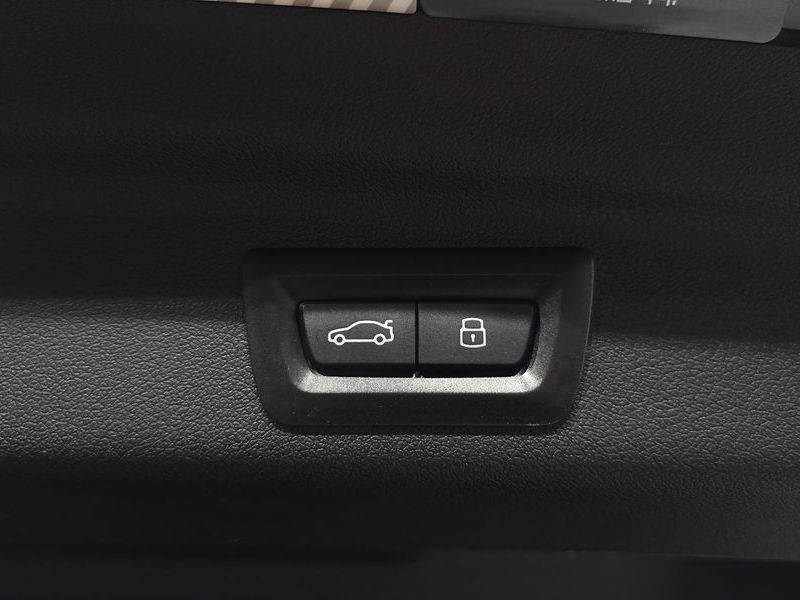2023 BMW 2 Series 220i Luxury photo 30