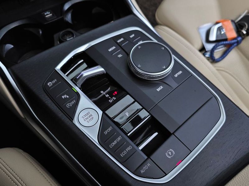 2023 BMW 3 Series 320d photo 9