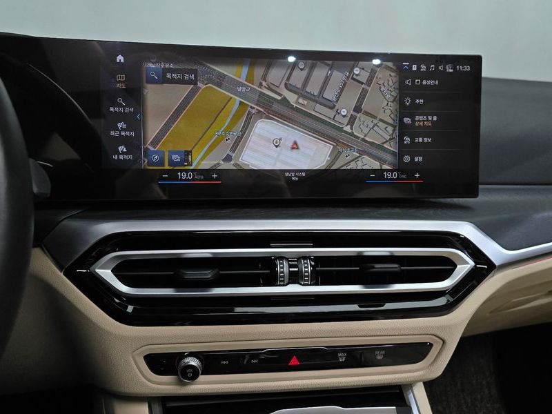 2023 BMW 3 Series 320d photo 12