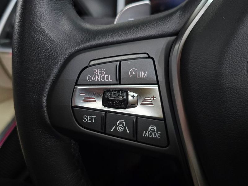 2023 BMW 3 Series 320d photo 16