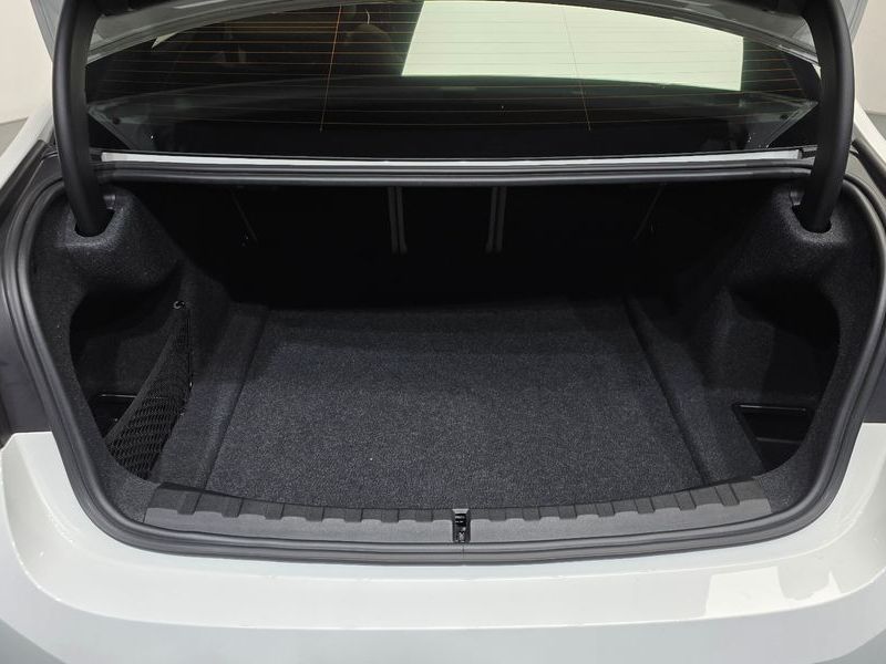 2023 BMW 3 Series 320d photo 18
