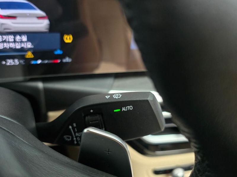 2023 BMW 3 Series 320d photo 20