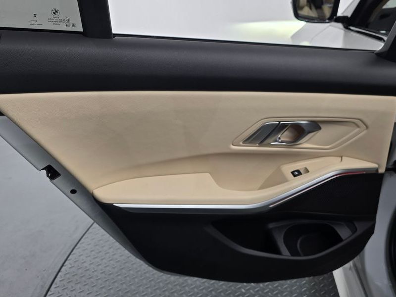 2023 BMW 3 Series 320d photo 25