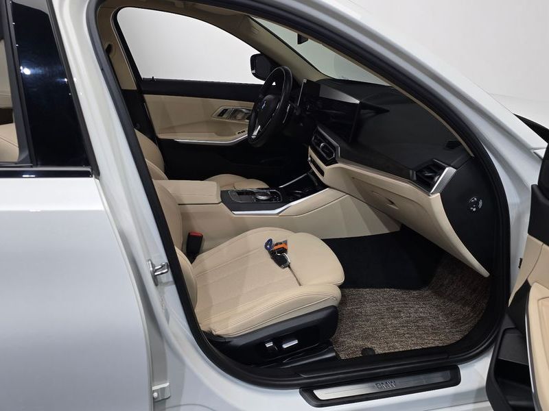 2023 BMW 3 Series 320d photo 26