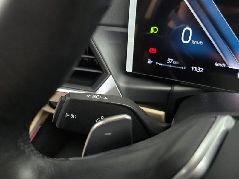 2023 BMW 3 Series 320d photo 27