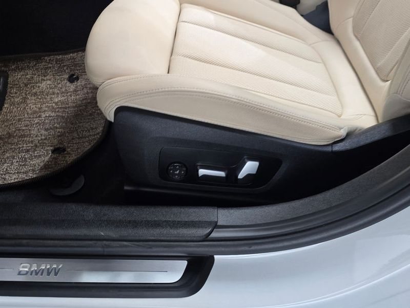 2023 BMW 3 Series 320d photo 29
