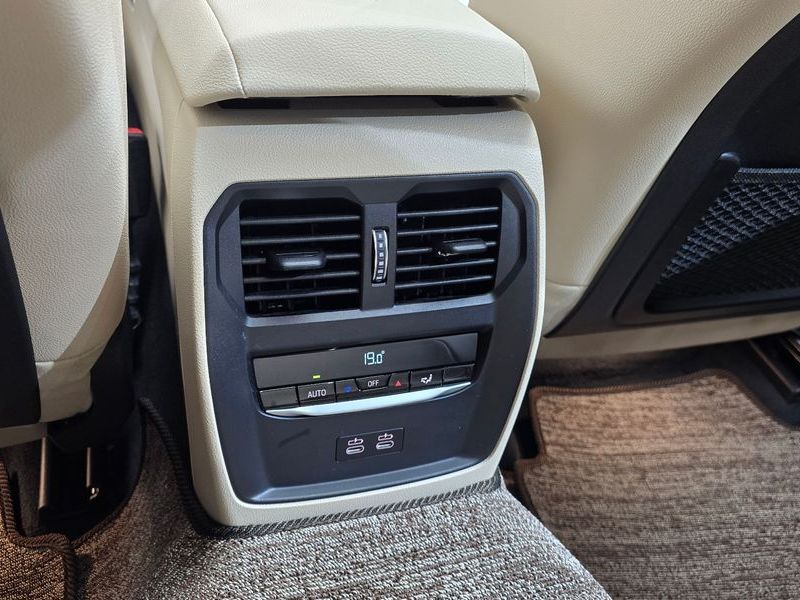 2023 BMW 3 Series 320d photo 28