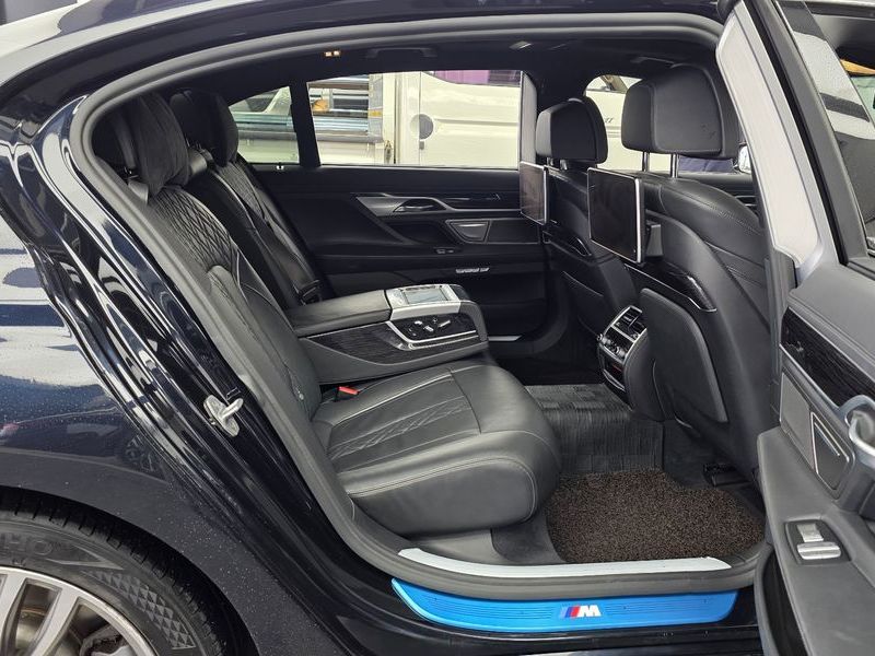 2018 BMW 7 Series 730Ld xDrive M Sport photo 12