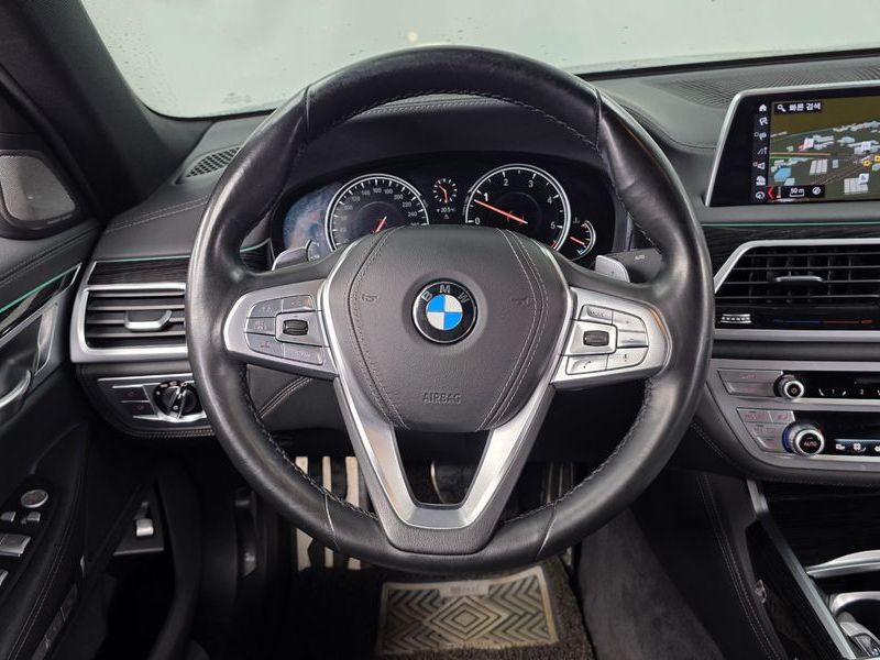 2018 BMW 7 Series 730Ld xDrive M Sport photo 13