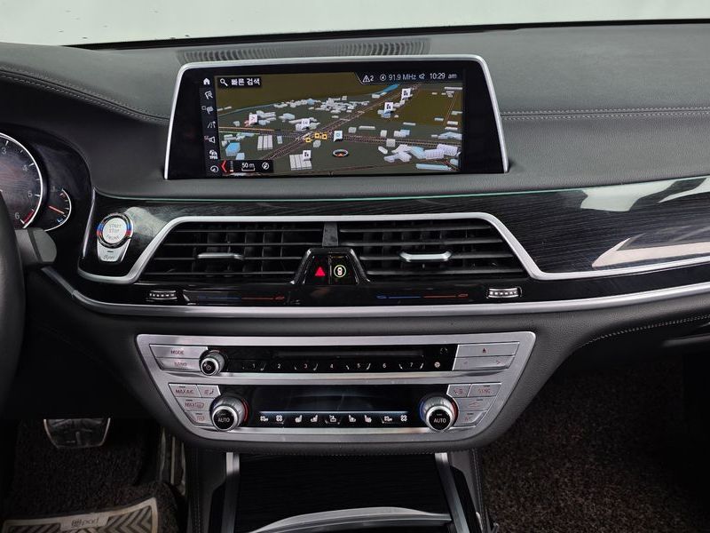 2018 BMW 7 Series 730Ld xDrive M Sport photo 14