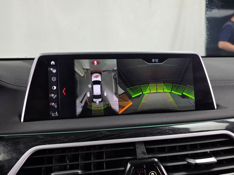 2018 BMW 7 Series 730Ld xDrive M Sport photo 15