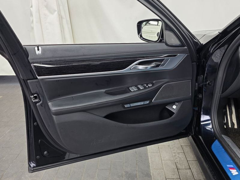 2018 BMW 7 Series 730Ld xDrive M Sport photo 24