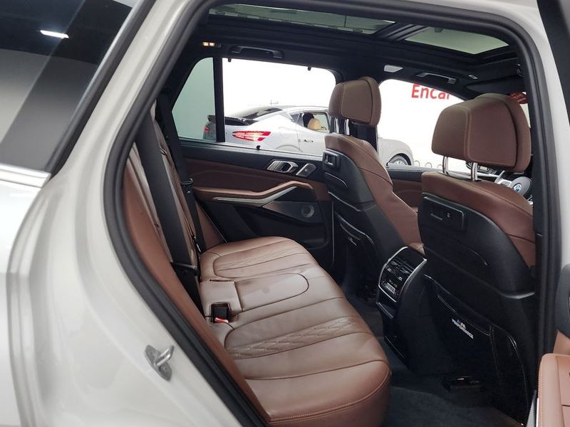 2022 BMW X5 M50i photo 11