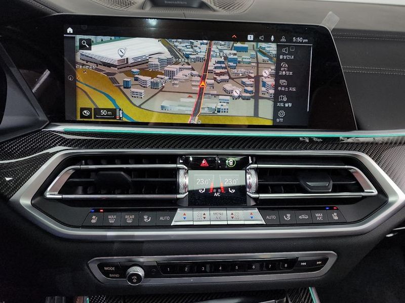 2022 BMW X5 M50i photo 12