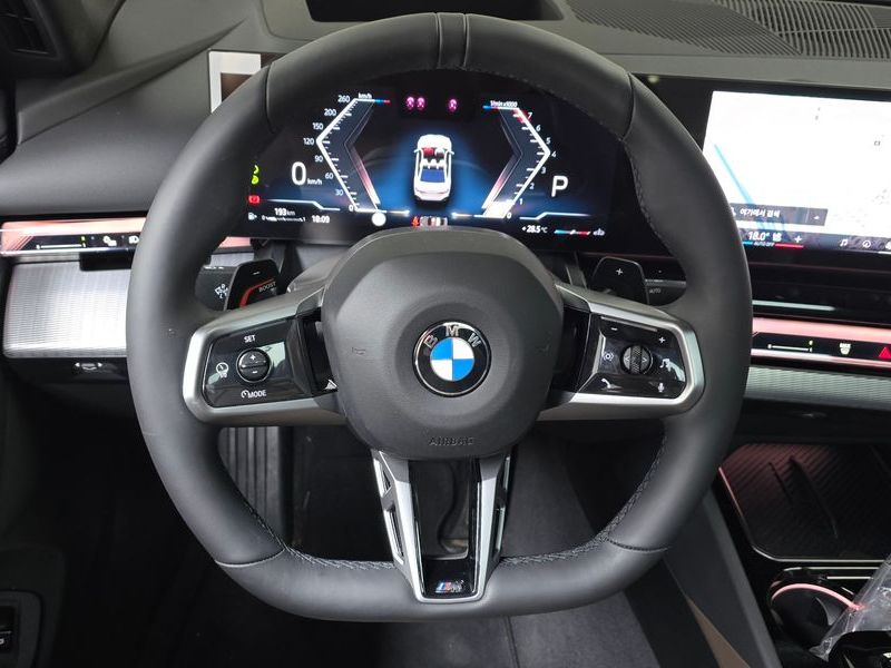 2026 BMW 5 Series 520i Special Edition photo 13
