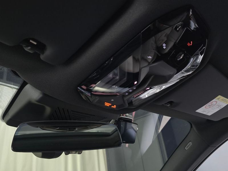 2026 BMW 5 Series 520i Special Edition photo 18