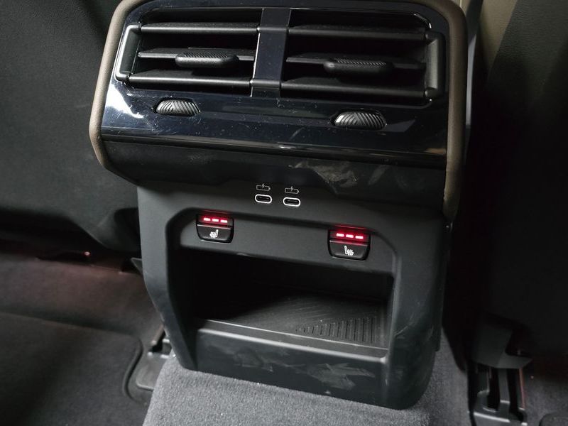 2026 BMW 5 Series 520i Special Edition photo 19