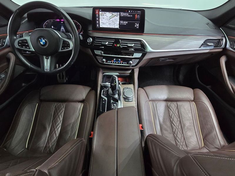 2021 BMW 5 Series 530i M Sport Package photo 7