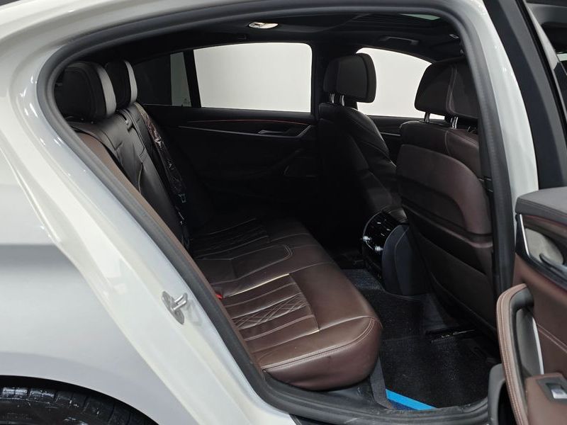 2021 BMW 5 Series 530i M Sport Package photo 12