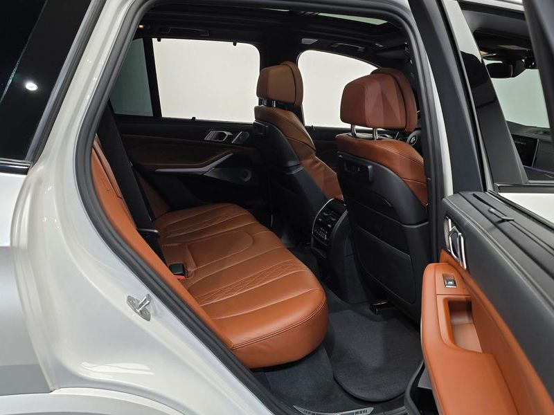 2022 BMW X5 M50i photo 12