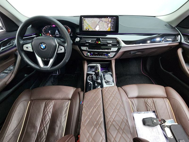 2021 BMW 5 Series 523d Luxury photo 7