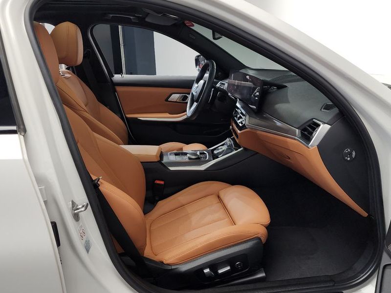 2024 BMW 3 Series 320i M Sport photo 11