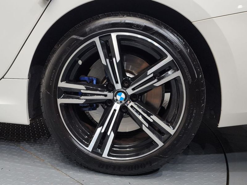 2024 BMW 3 Series 320i M Sport photo 21