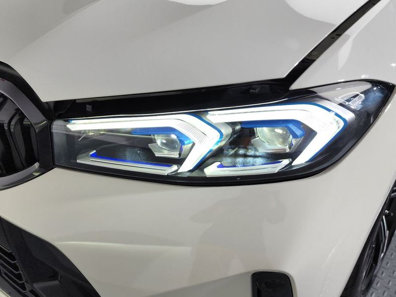 2024 BMW 3 Series 320i M Sport photo 22