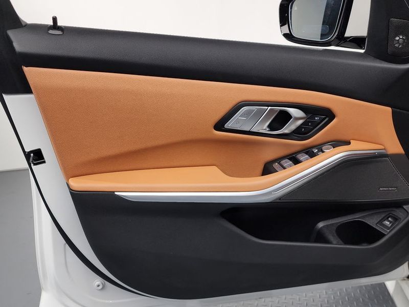 2024 BMW 3 Series 320i M Sport photo 24