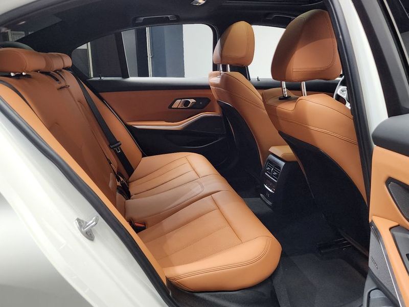 2024 BMW 3 Series 320i M Sport photo 26
