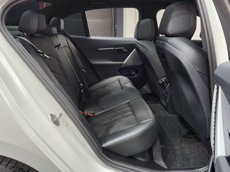 2025 BMW 5 Series 520i M Sport photo 11