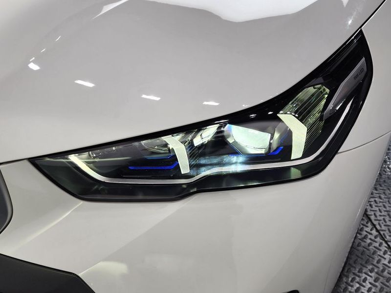 2025 BMW 5 Series 520i M Sport photo 21